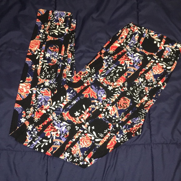 LulaRoe patterned leggings Tall and Curvy - Picture 1 of 2